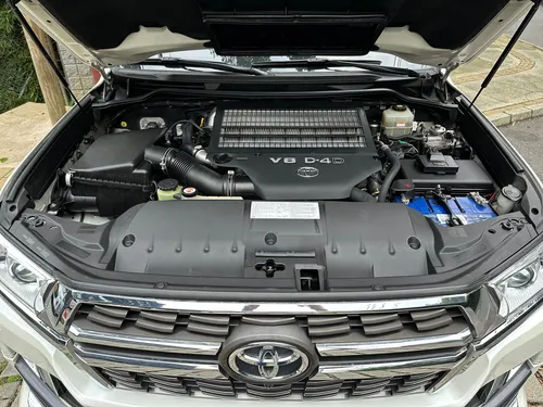 Toyota Land Cruiser SAHARA VXR LC200 DIESEL