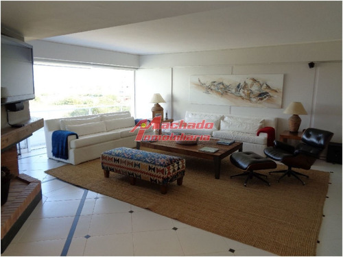 Imagen 4 de 30 de Apartamento En Brava, 3 Dormitorios *