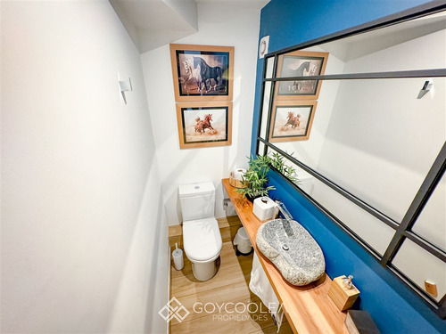 Casa En Venta De 4 Dorm. En Lo Barnechea