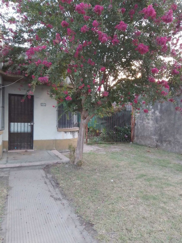 Casa  En Venta En Sourigues, Berazategui, G.b.a. Zona Sur