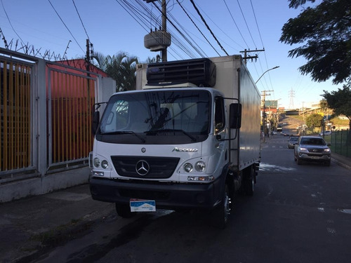 Imagem 4 de 11 de Mb 915 Bau Refrigerado Com Cabine Congelada 2008/2009