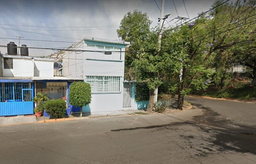Imagen 1 de 8 de Casa Con Jardín En G.a.m. Eac