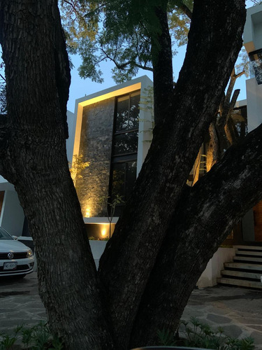 Casa En Venta Estilo Contemporáneo En Fraccionamiento Con Seguridad, Buenavista Cuernavaca Morelos