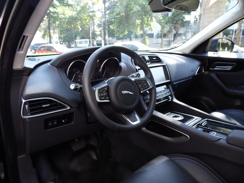 Jaguar F-pace 2.0 16v Ingenium Prestige Awd 4p Automático