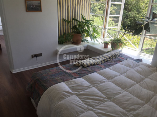 Casa En Venta De 5 Dorm. En Lo Barnechea