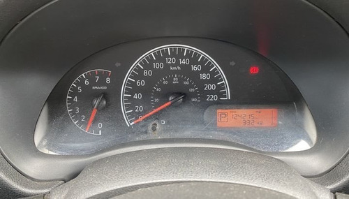 Nissan Versa Sense Automático 1.6 2017