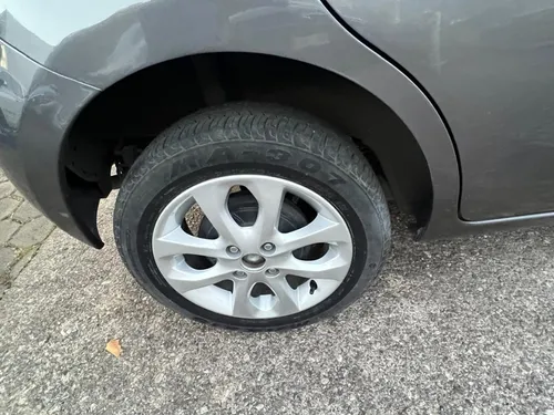 Nissan March 1.6 Advance Mt