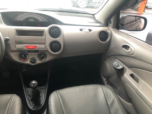 Toyota Etios Hatch X 1.3 16v(flex)