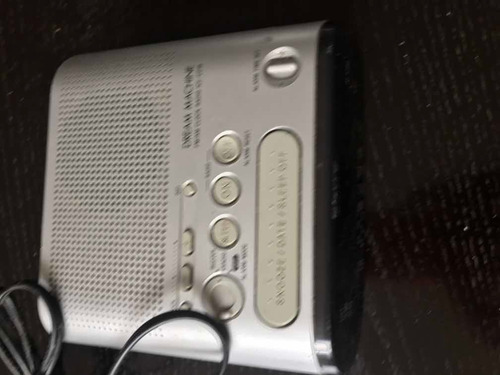 Imagen 6 de 6 de Radio Despertador De Buró Sony Funcionando Al 100%