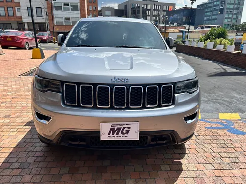 Jeep Grand Cherokee Laredo