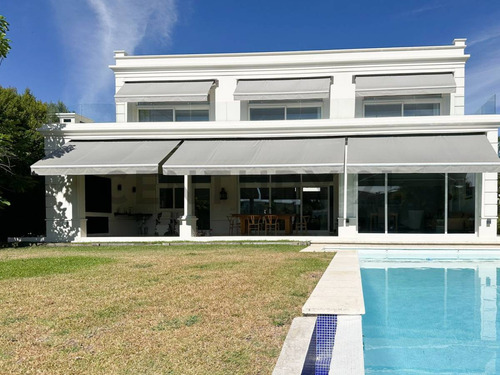 Impecable Casa En Alquiler Amoblado En Cabos Del Lago.