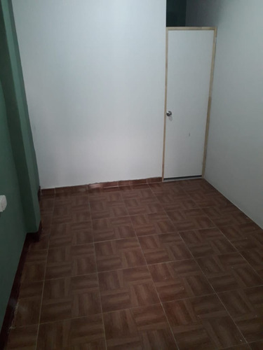 Alquilo Habitación Individual Amoblada 1ra. Et. Los Algarrobos Piura Piura (ref. Coliseo Deportivo)