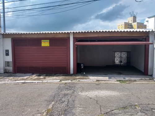 Casa, 2 Quartos, 3 Vagas, 300m Quadrados 