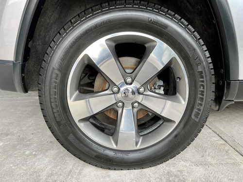 Imagen 8 de 15 de Jeep Grand Cherokee 2015 3.6 Limited Lujo V6 4x2 At