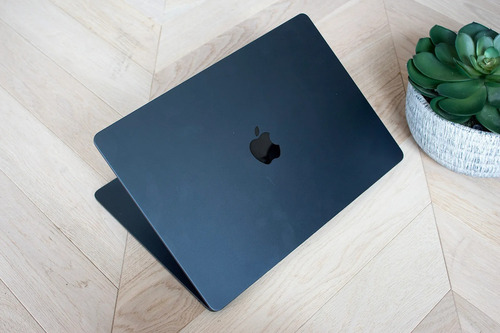 Macbook Air M2 15 - 8gb Ram, 256gb Ssd, Apple M2 Space Gray Negro (Usado)