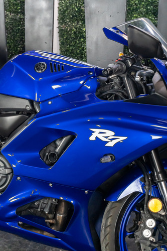 Yamaha R7 2022