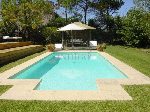 Casa En La Barra En Venta Y Alquiler 5 Dormitorios .- Ref: 145