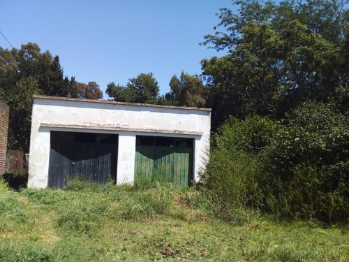 Casa En Venta - 4 Dormitorios 2 Baños 2 Cocheras - 800mts2 - Tres Arroyos