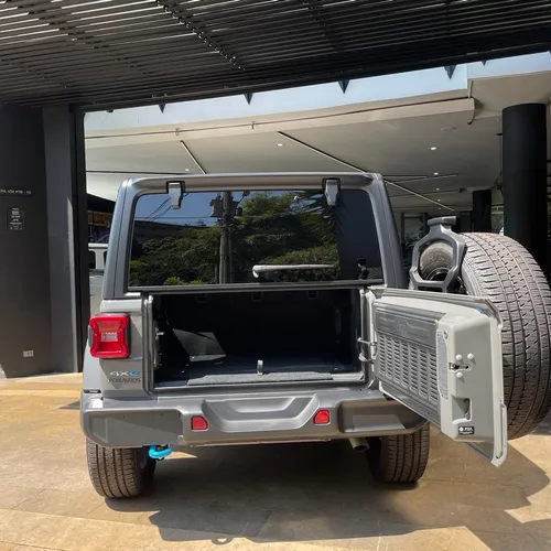 Jeep Wrangler Unlimited Sahara 4Xe