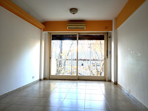 Depto. 3 Amb. Fte. C/balcon Santo Tome Al 3200
