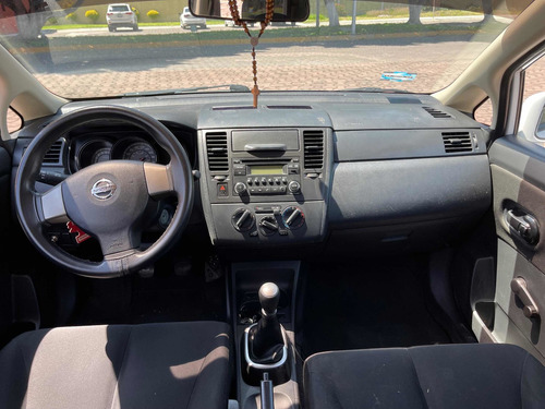 Imagen 11 de 14 de Nissan Tiida 1.8 Sense Sedan Mt 2016