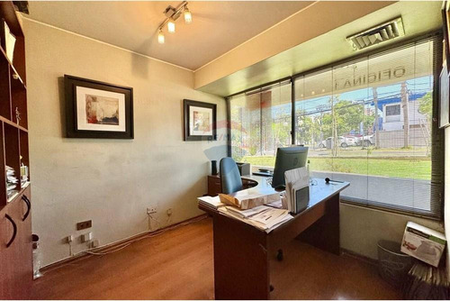 Amplio Local Comercial U Oficina En Manquehue Sur