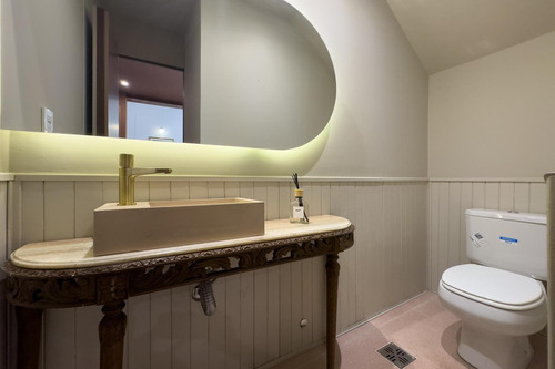 Casa Cuatro Dormitorios, Cochera Y Terraza Con Pileta En Venta Abasto