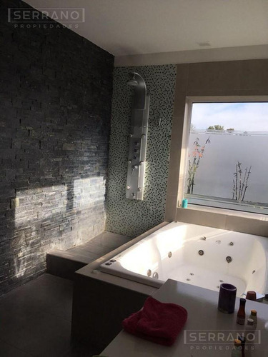 Casa 3 Dorm. 1 Suite, Parque, Piscina Climatizada. Venta En Santa Teresa, Villanueva.