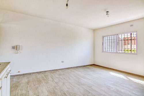 Ph A Estrenar En Venta Listo Para Escriturar!! En Remedios De Escalada, Lanús