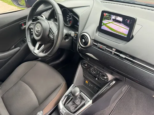 Mazda 2 Touring 1.5 At