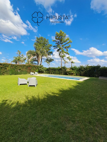 Muy Linda Casa En Venta Barrio St Matthew´s Village 4 Dormitorios+playrrom+escritorio+pileta+galeria+parrilla