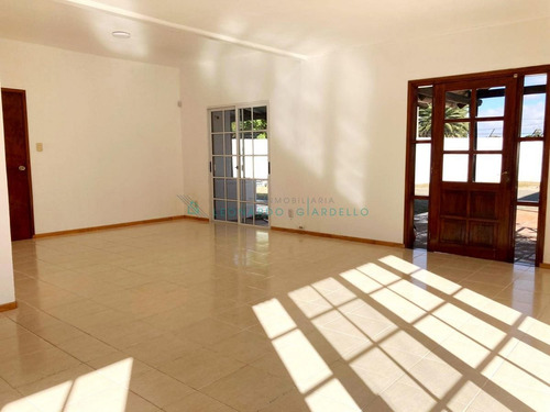 Imagen 8 de 30 de Colonia Del Sacramento - Importante Propiedad 2 Casas En Venta