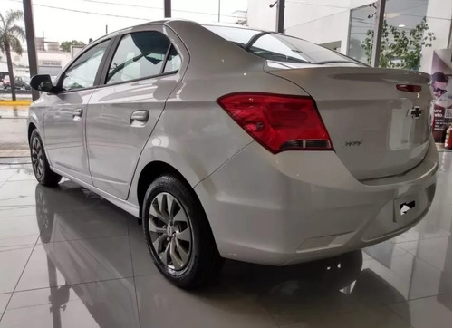 Imagen 4 de 25 de Chevrolet Onix Plus Joy Black 1.4 2023 0km 2022 Prisma Gall6
