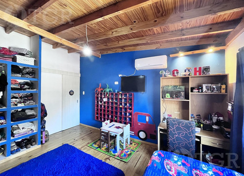 Venta De Distinguida Casa En Hurlingham