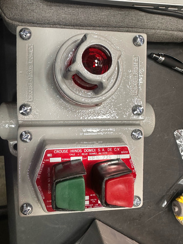 Botonera A Prueba Con Luz Piloto Roja Crouse Hinds Efs2190