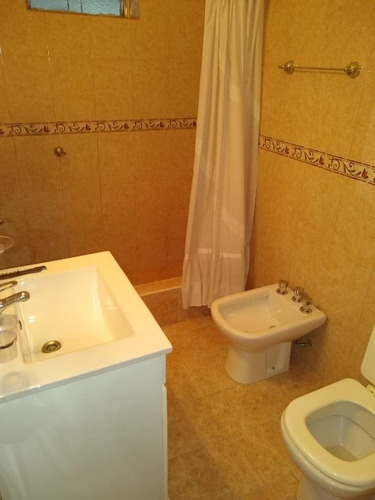 Casa En Venta En Moron Sur
