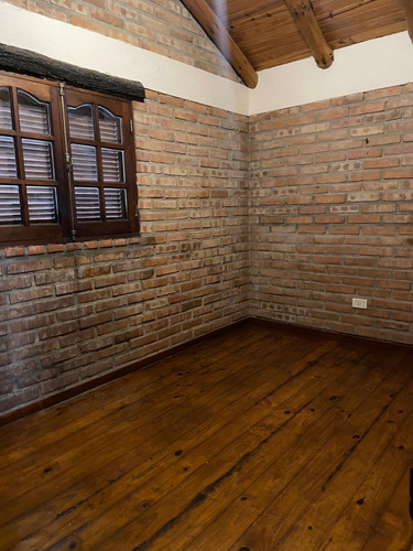 2 Cabañas Hermosas Con Detalles En Madera Y Muy Buena Ubicac