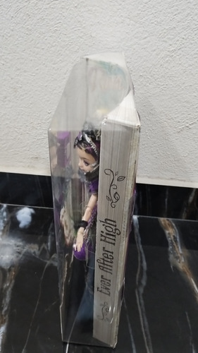 Ever After High Raven Queen (Usado)
