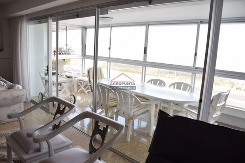 Apartamento En Venta En Excelente Punto De Playa Brava * Frente Al Mar *- Ref: 5242