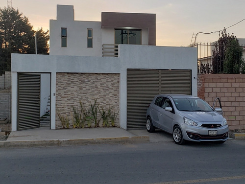 Imagen 1 de 14 de Casa Nueva En Cacalomacan, Toluca