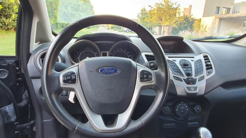 Ford Fiesta Kinetic Design 1.6 Design 120cv Titanium 2012