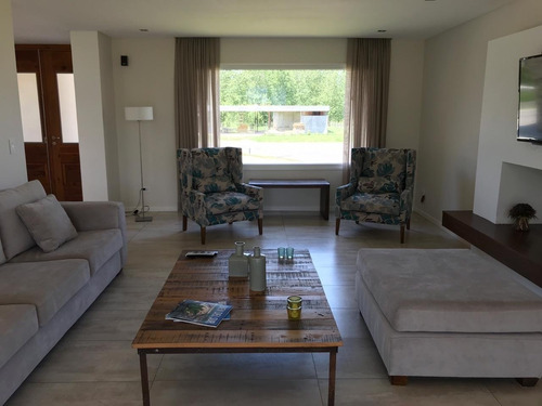 Increible Casa En Venta Barrio Privado Rumenco