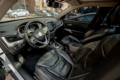 Jeep Cherokee 3.2 Longitude Plus