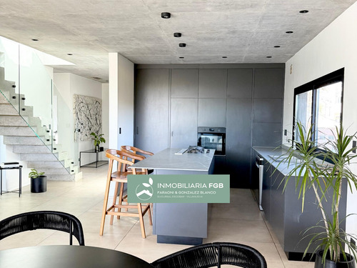 Casa Amoblada Premium En Alquiler En Barrio Araucarias Puertos Del Lago | 4 Dormitorios | Pileta Climatizada | Garage Cubierto