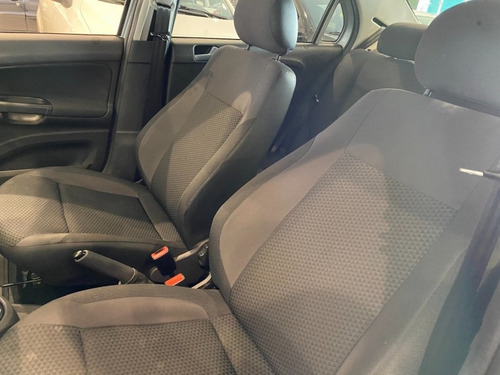 Imagem 7 de 11 de Volkswagen Voyage Trendline 1.6 Msi