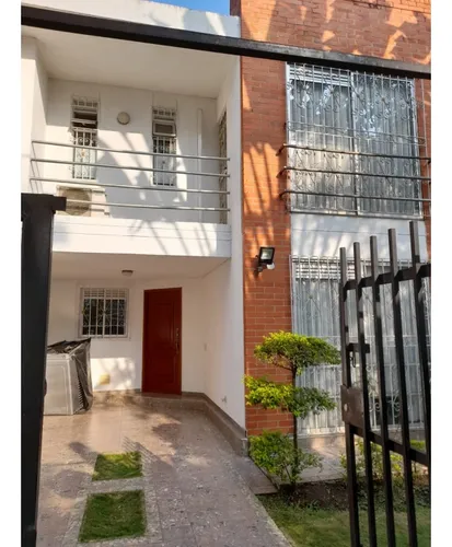 Venta Casa De 182mts2 En Condominio En Alfaguara, Jamundí 8865.