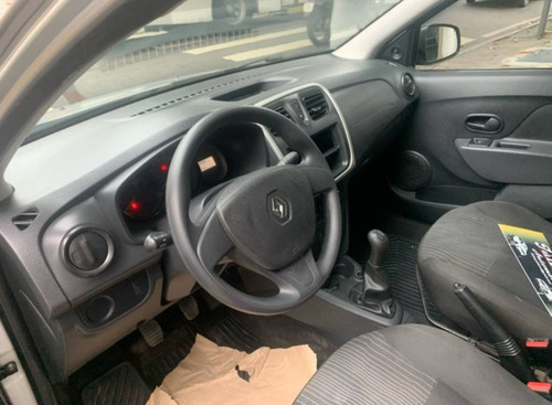 Imagem 8 de 9 de Renault Logan 1.0 Expression 16v Flex 4p Manual