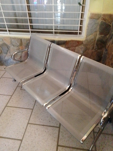 Imagen 2 de 9 de Silla, Espejo Y Módulo Multifuncional. Puesto De Peluquería