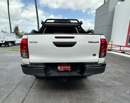 Toyota Hilux 2.7 Cabina Doble Sr Mt