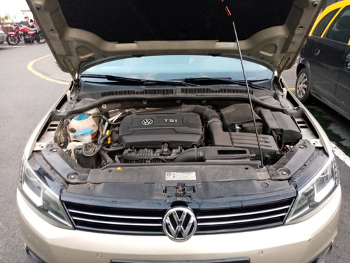 Imagen 5 de 10 de Volkswagen Vento 2.0 Sportline Tsi 211 Cv Bi-xenon Dsg 2014